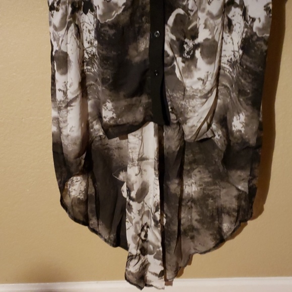 Blk/Gray/Wht Long Top - Picture 3 of 4